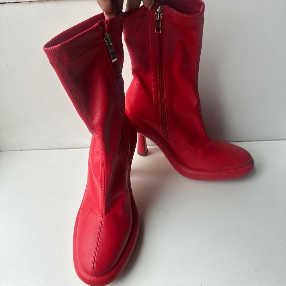 Azalea Wang Tarrow Red Sock Boots Mid-Calf Stiletto High Heels Pointed Toe Sz 7
